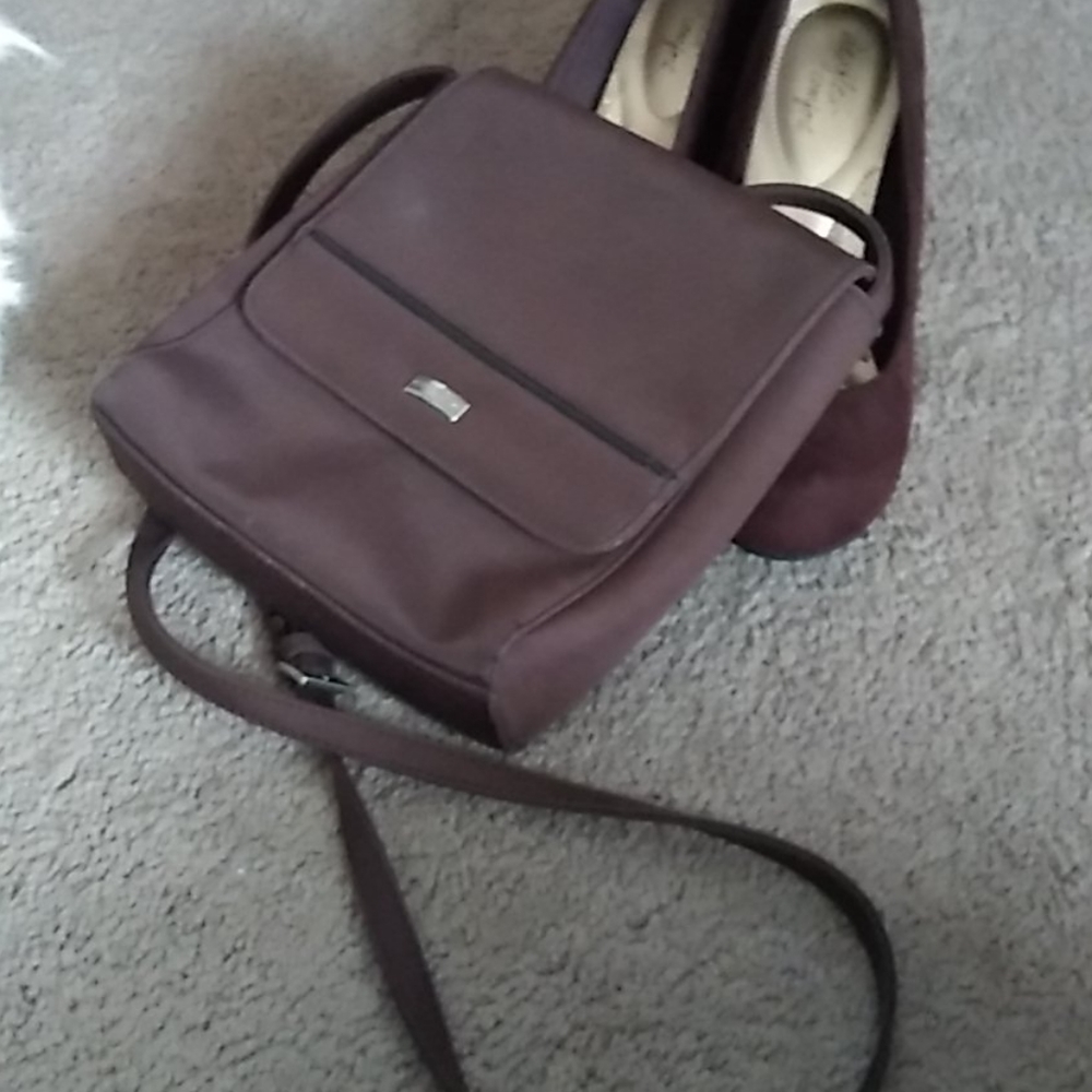 Liz Claiborne crossbody bag